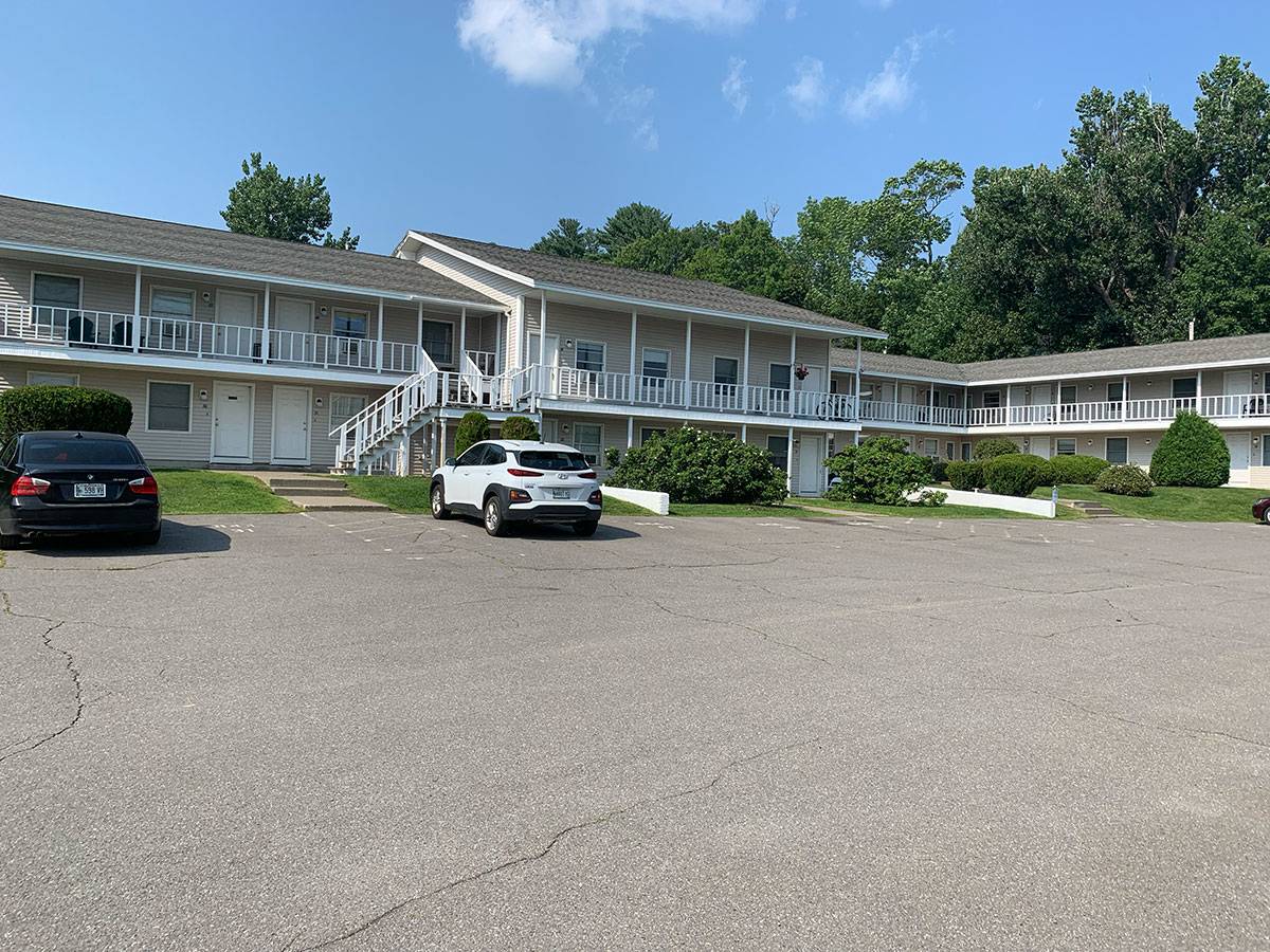 Exterior view of Eagle Crest apartments